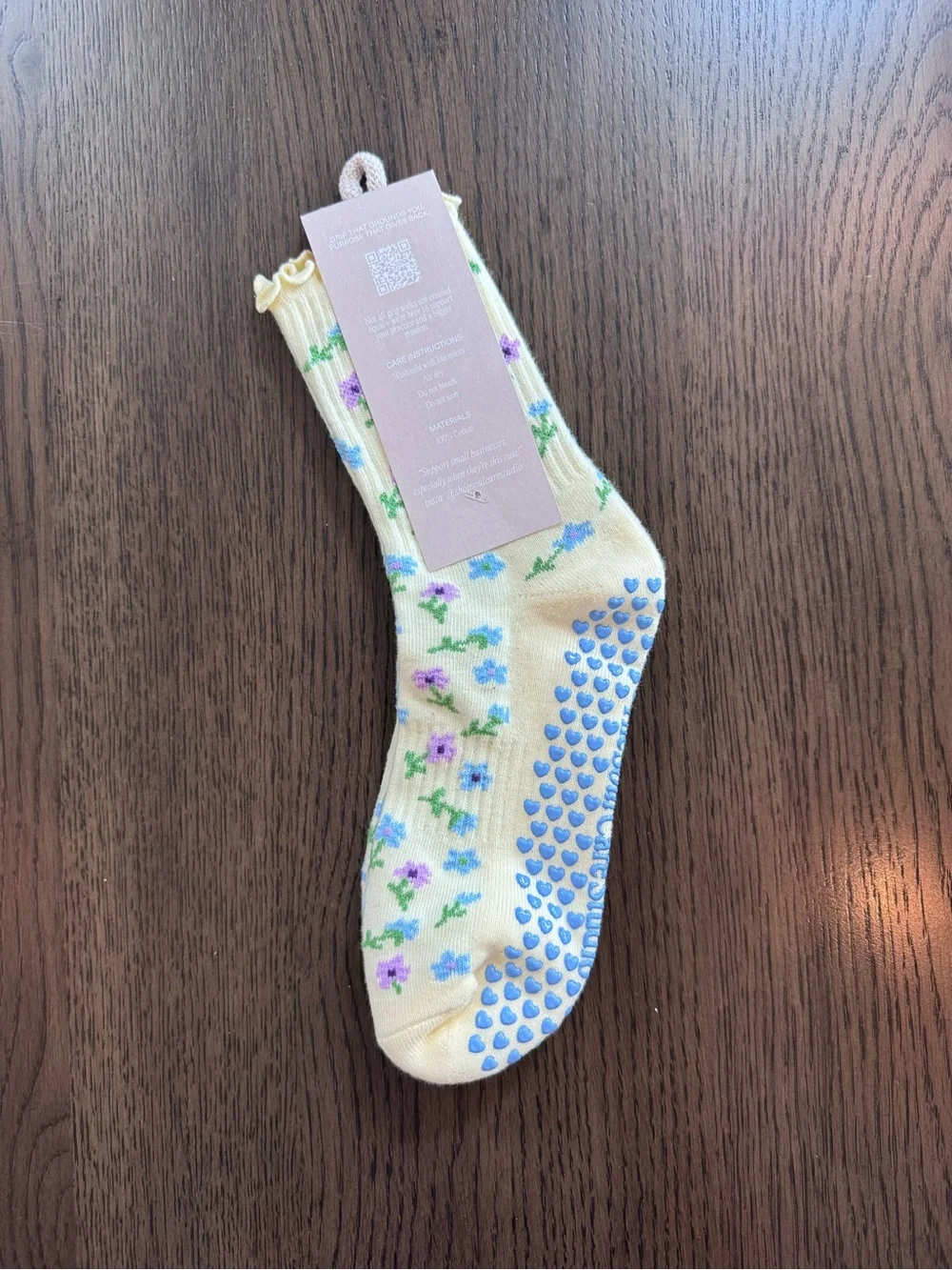 NWT The Soul Care Studio Cream Floral Gripper Socks